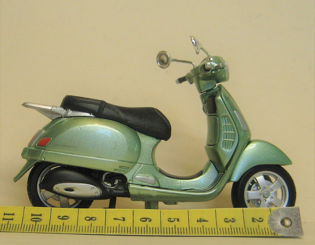 Scooter Maisto 1:18