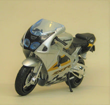 Indlæs billede til gallerivisning Kawasaki ZX-R Ninja. Bburago 1:18
