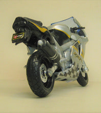 Indlæs billede til gallerivisning Kawasaki ZX-R Ninja. Bburago 1:18
