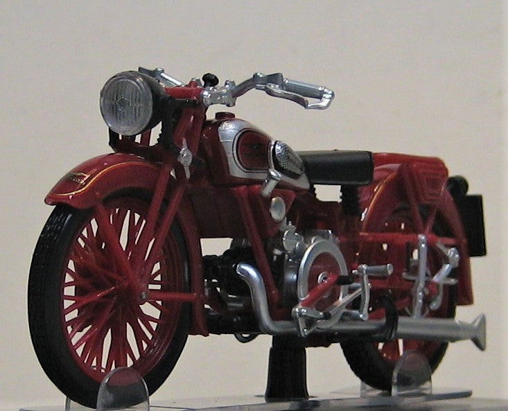 Moto Guzzi GTS 500. Revell 1:22