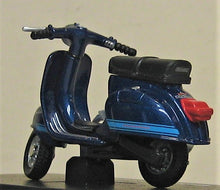 Indlæs billede til gallerivisning Vespa 125 ET3. 1976. NewRay 1:32
