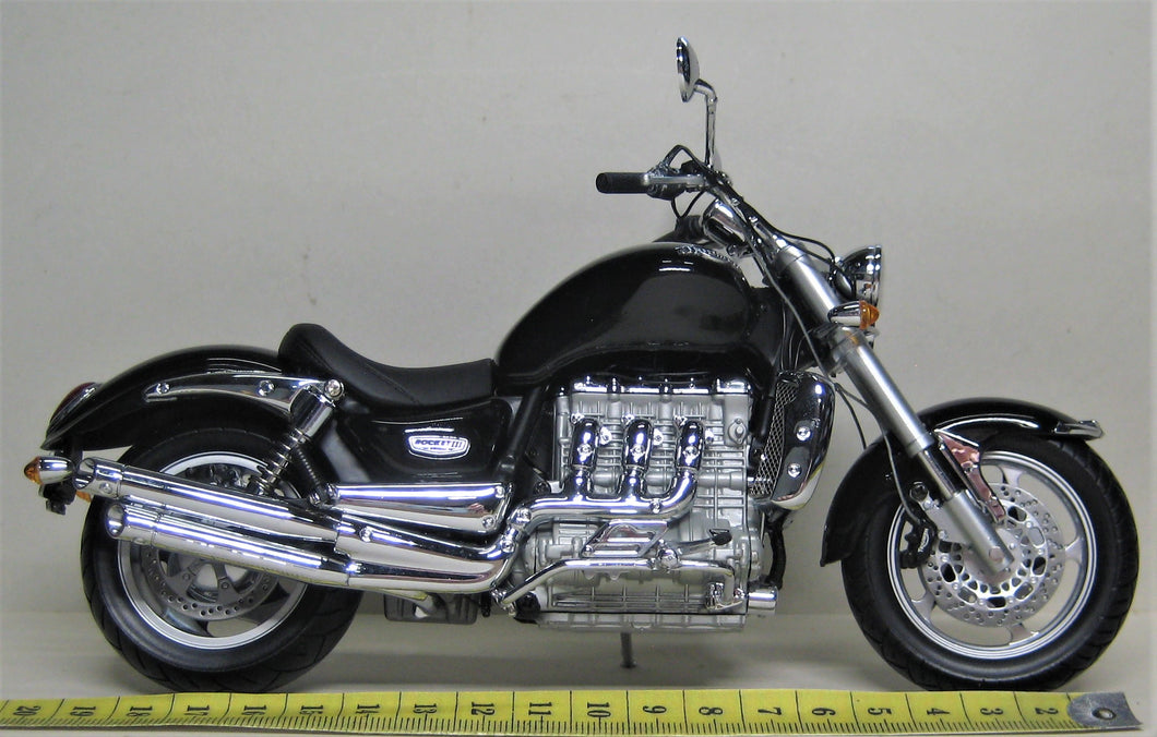 Triumph Rocket III. 2004. Minichamps 1:12