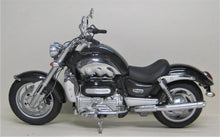 Indlæs billede til gallerivisning Triumph Rocket III. 2004. Minichamps 1:12
