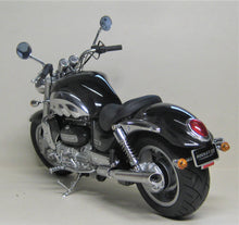 Indlæs billede til gallerivisning Triumph Rocket III. 2004. Minichamps 1:12
