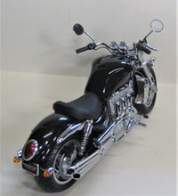 Indlæs billede til gallerivisning Triumph Rocket III. 2004. Minichamps 1:12
