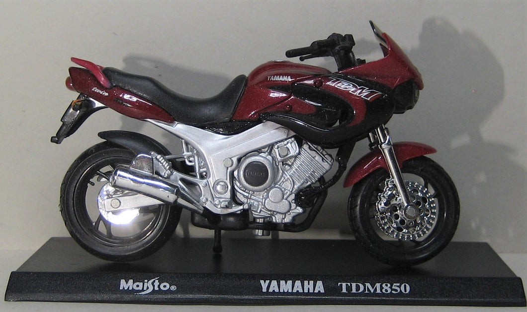 Yamaha TDM. Maisto 1:18