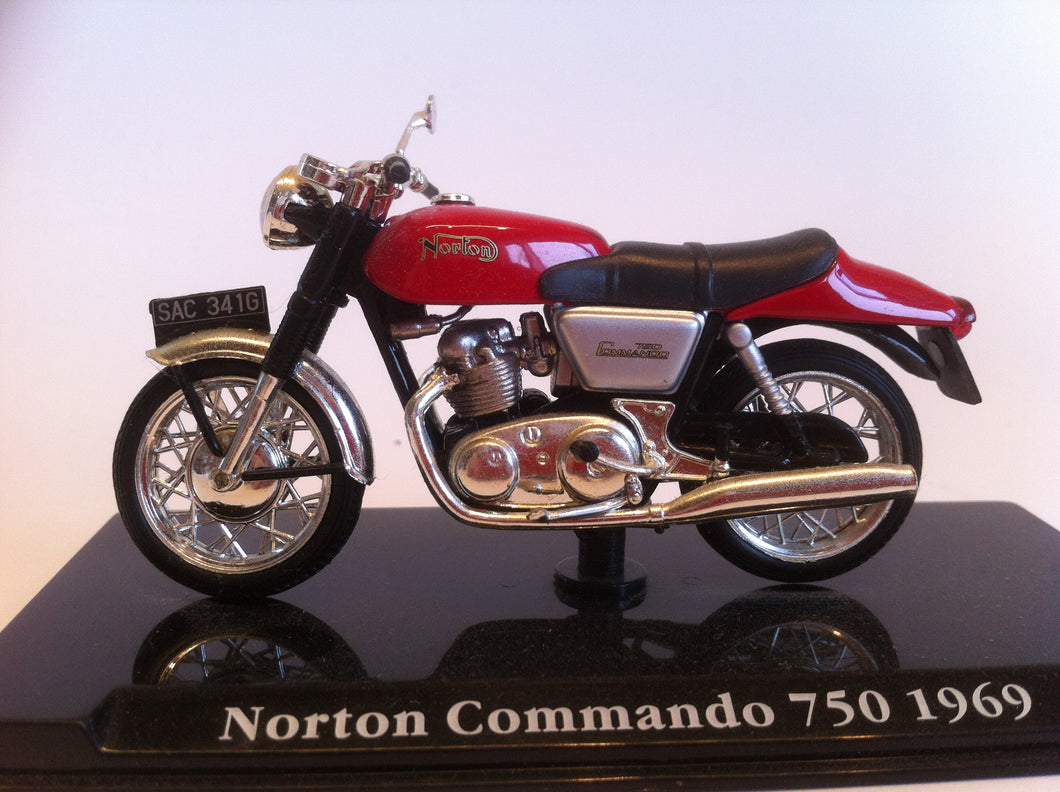 Norton Commando. Atlas 1:24