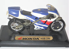 Indlæs billede til gallerivisning Honda NSR 250. Motormax 1:18
