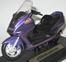 Indlæs billede til gallerivisning Yamaha Majesty YP250DX. Welly 1:18
