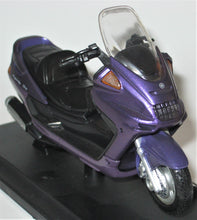 Indlæs billede til gallerivisning Yamaha Majesty YP250DX. Welly 1:18
