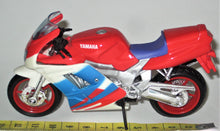 Indlæs billede til gallerivisning Yamaha FZR600R. Maisto 1:18
