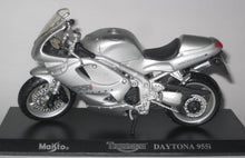 Indlæs billede til gallerivisning Triumph Daytona 955i. Maisto 1:18
