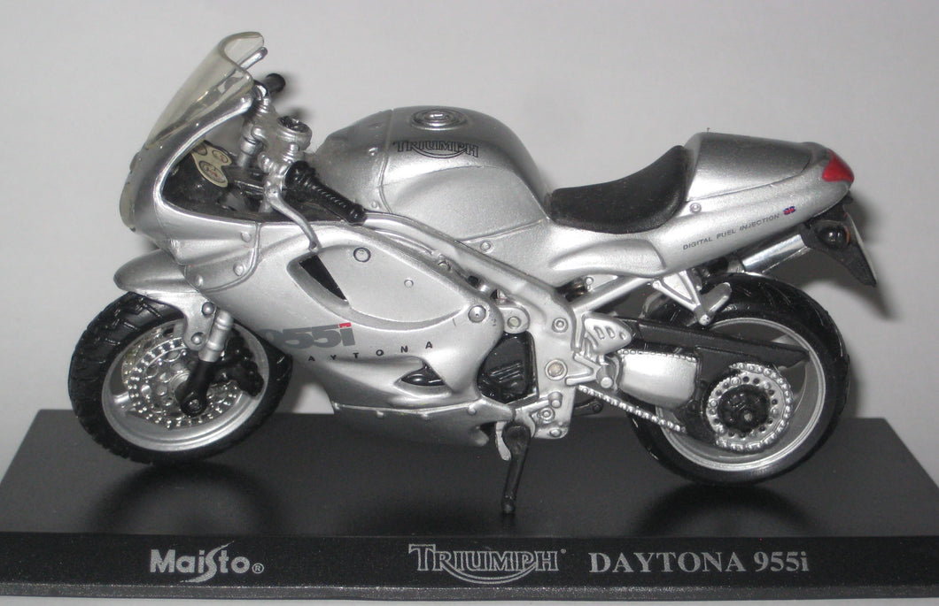 Triumph Daytona 955i. Maisto 1:18