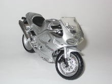 Indlæs billede til gallerivisning Triumph Daytona 955i. Maisto 1:18
