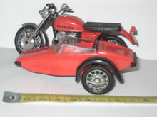 Indlæs billede til gallerivisning Honda 750 Four. Sidevogn. Polistil 1:25
