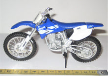 Indlæs billede til gallerivisning Yamaha YZ-400F. Maisto 1:18
