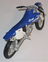 Indlæs billede til gallerivisning Yamaha YZ-400F. Maisto 1:18
