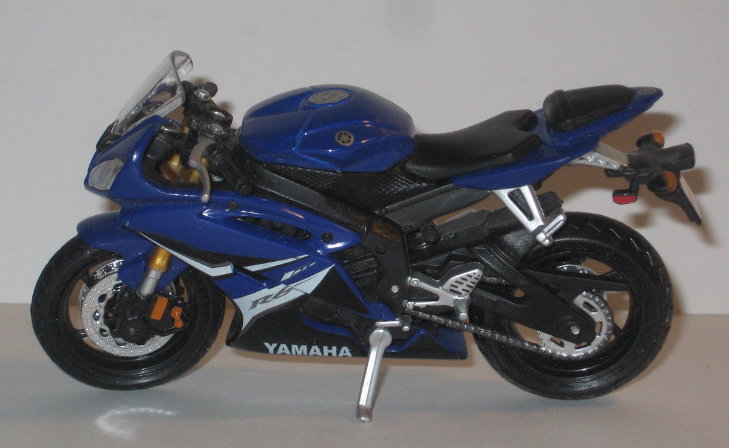 Yamaha R6. Maisto 1:18