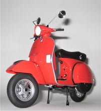 Indlæs billede til gallerivisning Vespa PX125. 1977. Schuco 1:10
