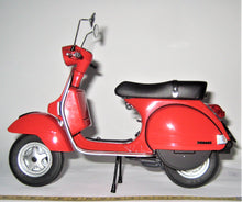 Indlæs billede til gallerivisning Vespa PX125. 1977. Schuco 1:10
