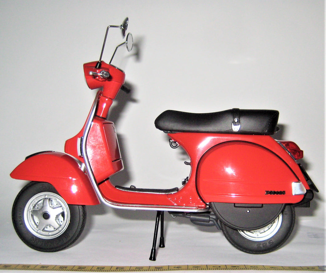 Vespa PX125. 1977. Schuco 1:10