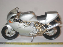 Indlæs billede til gallerivisning Ducati Super Sport 900 Fe Maisto 1:18
