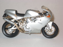 Indlæs billede til gallerivisning Ducati Super Sport 900 Fe Maisto 1:18
