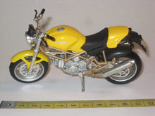 Indlæs billede til gallerivisning Ducati Monster 900. Maisto 1:18
