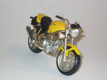 Indlæs billede til gallerivisning Ducati Monster 900. Maisto 1:18
