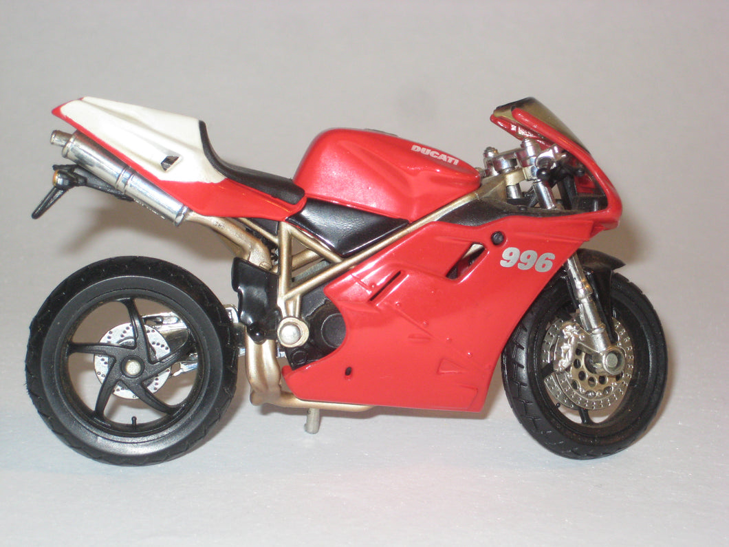 Ducati 996. 1999-2002. Maisto 1:18