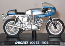 Indlæs billede til gallerivisning Ducati 900 SS -1975. Grani &amp; Partners 1:24
