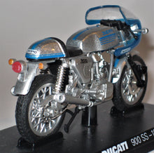 Indlæs billede til gallerivisning Ducati 900 SS -1975. Grani &amp; Partners 1:24
