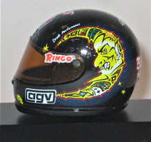 Indlæs billede til gallerivisning Hjelm. Valentino Rossi GP 125 1997 1:8
