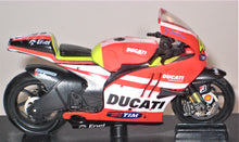 Indlæs billede til gallerivisning Ducati Desmosedici. 2011. Grani &amp; Partners 1:24
