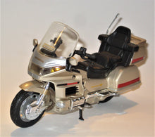 Indlæs billede til gallerivisning Honda Goldwing. Maisto 1:18.
