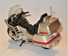 Indlæs billede til gallerivisning Honda Goldwing. Maisto 1:18.
