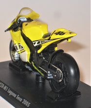 Indlæs billede til gallerivisning Yamaha YZR-M1 Laguna Seca. 2005. Grani &amp; Partners 1:24
