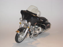 Indlæs billede til gallerivisning Harley Davidson FLHT Electra Glide Standard. Maisto 1:18
