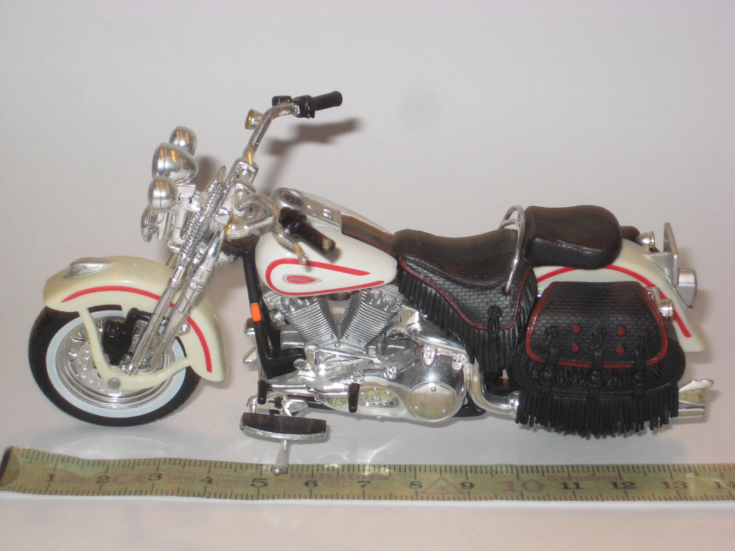 Harley Davidson. FLTG Heritage Springer. Maisto 1:18