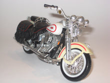 Indlæs billede til gallerivisning Harley Davidson. FLTG Heritage Springer. Maisto 1:18
