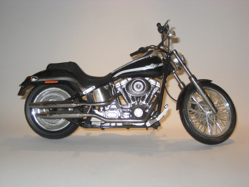 Harley Davidson. Series SIX 2003. Ertl 1:10