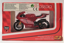 Indlæs billede til gallerivisning Ducati Desmosedici. Loris Capirossi. Maisto 1:18
