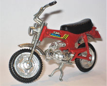 Indlæs billede til gallerivisning Honda DAX/Honda Trail 70.1969.  Zee-Toy Ridge Rider. 1:24
