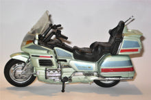 Indlæs billede til gallerivisning Honda Goldwing. Maisto 1:18
