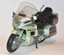 Indlæs billede til gallerivisning Honda Goldwing. Maisto 1:18
