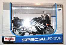 Indlæs billede til gallerivisning Yamaha FJR 1300. Sport-touring. 2001-2020. Maisto 1:18
