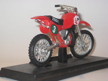 Indlæs billede til gallerivisning Honda CR250R. Welly 1:18
