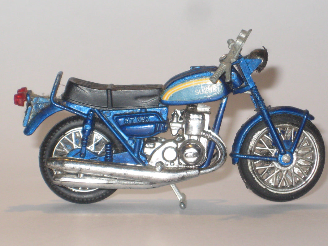 Suzuki GT750. Zee Toy. 1:24 VINTAGE