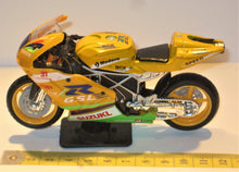 Indlæs billede til gallerivisning Suzuki R GSL. 1:18
