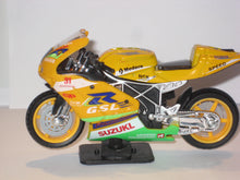 Indlæs billede til gallerivisning Suzuki R GSL. 1:18
